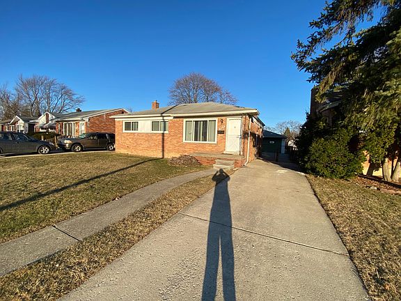 2nd image of 984 Deering St
