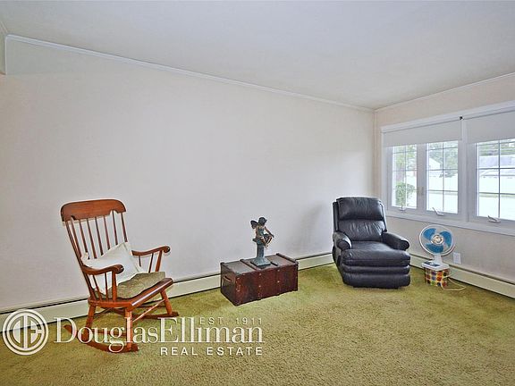 5th image of 2225 Stewart Ave