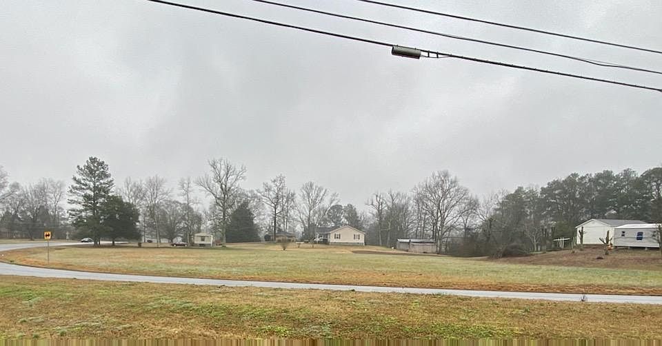 2nd image of 4434 Tibbs Bridge Rd SE