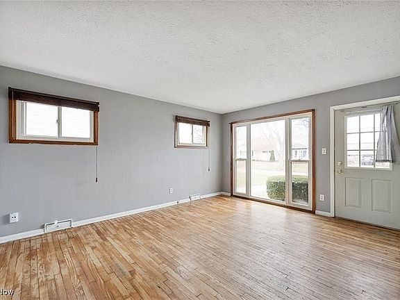 2nd image of 12214 Woodward Blvd