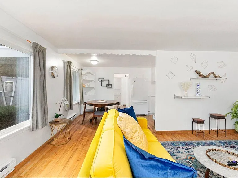 148 N Sams St #148 — Photo 3