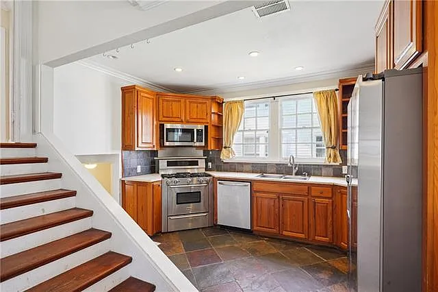 3115 Nashville Ave — Photo 9