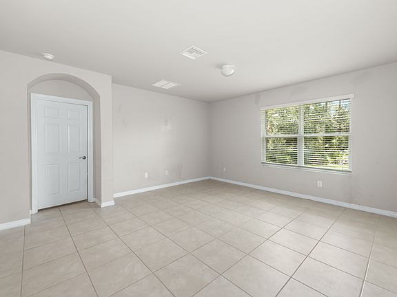 3rd image of 20550 Charles St
