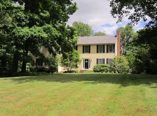 4 Woodcrest Dr, West Newbury, MA 01985