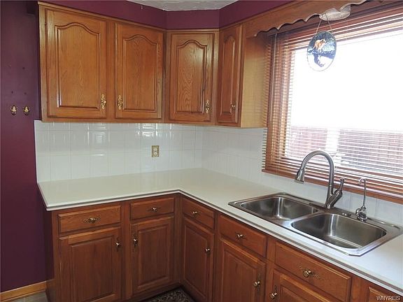4th image of 302 Wadsworth Ave