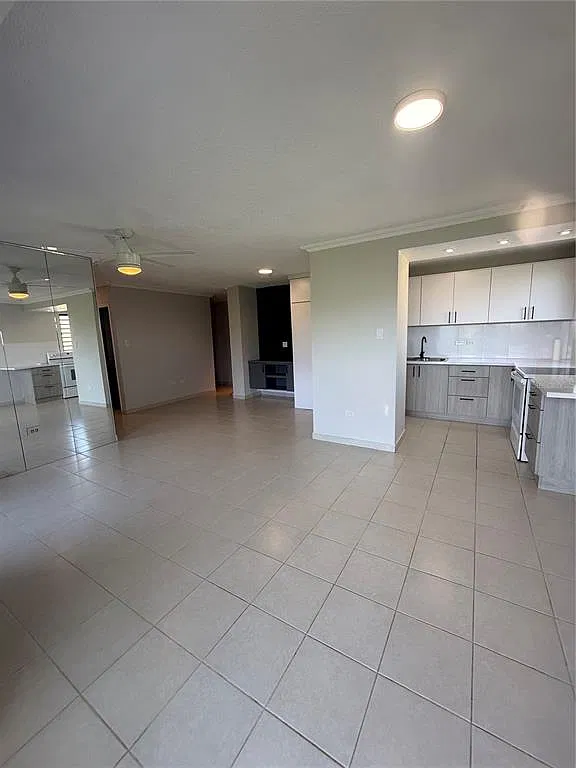 2 bed, 2.0 bath, 860 sqft, $1,800 — Photo 2