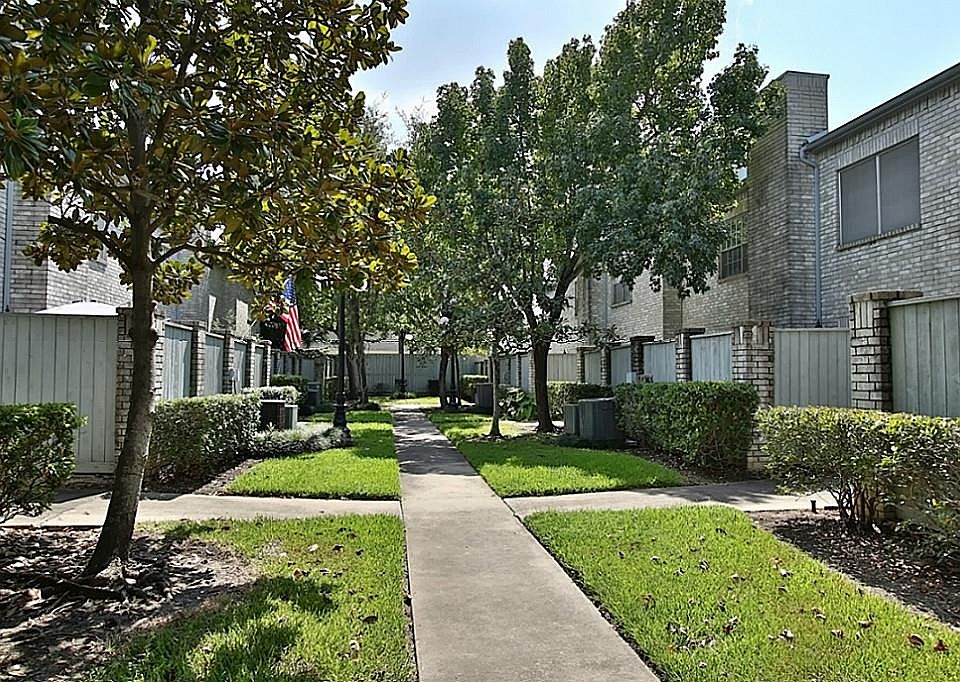 1st image of 570 Wilcrest Dr #570