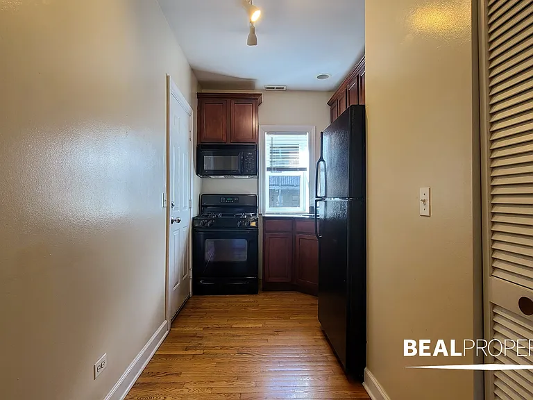 3244-54 N Clifton Ave — Photo 31