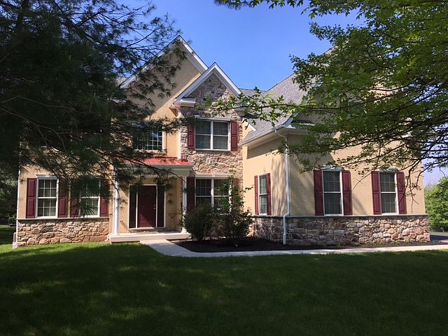 2nd image of 812 Jays Dr