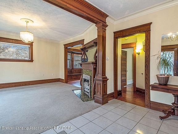 5th image of 903 N Seymour Ave