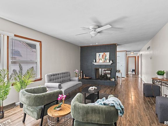3rd image of 1526 W Jerome Ave #1