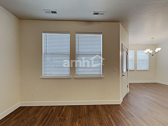 5th image of 161 E Sicily Dr