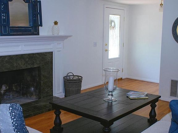 5th image of 781 E Cypress St