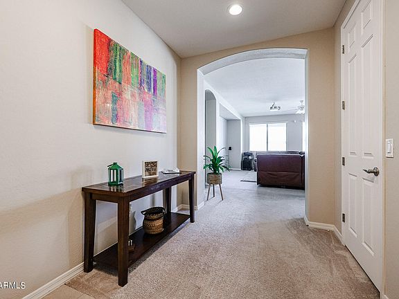 4th image of 158 W WINTERBERRY Avenue
