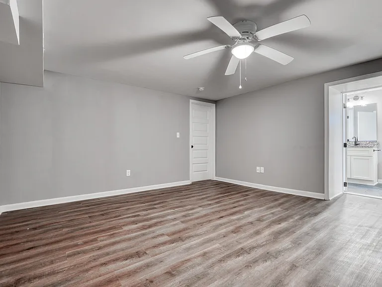 6722 Brentwood Ave #1B — Photo 7