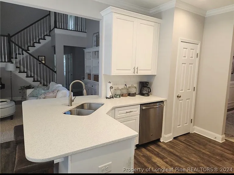 2412 Thorngrove Ct — Photo 7