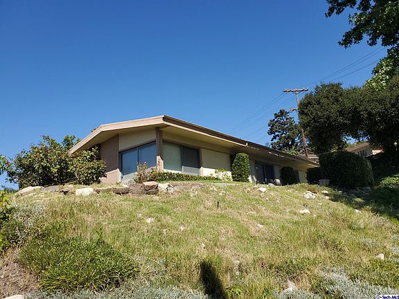 2nd image of 3311 Brookhill St