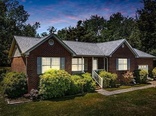 327 White Sand Dr, Heathsville, VA 22473