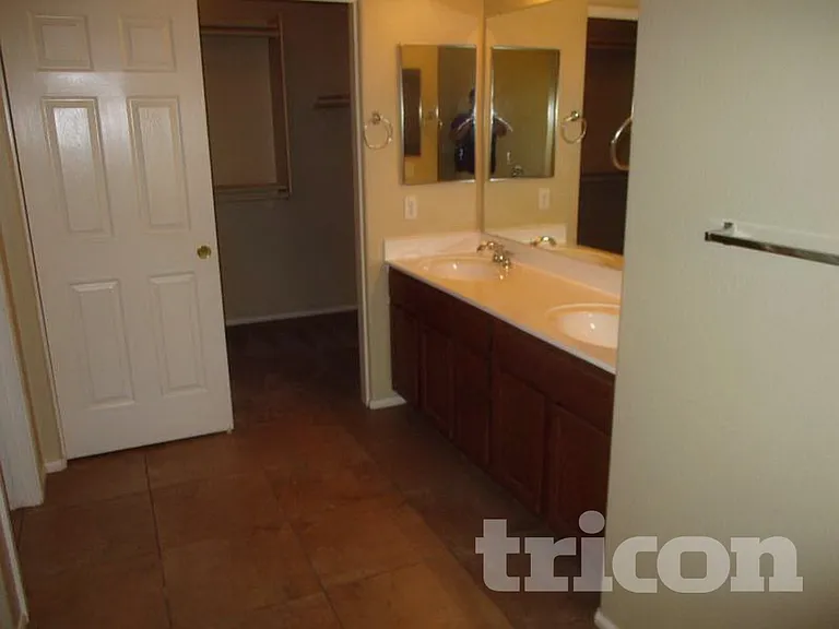 4939 W Burgess Ln — Photo 5