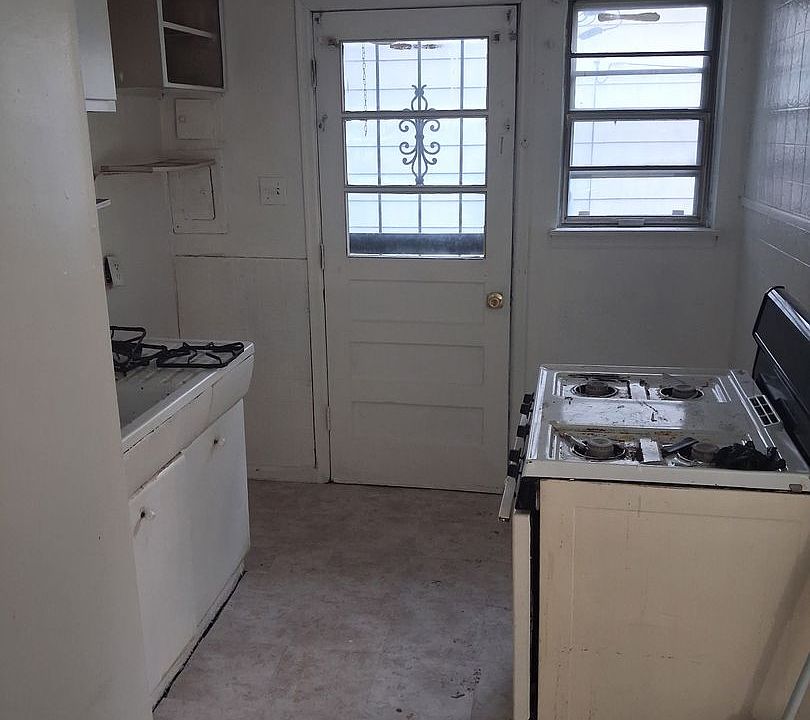 1st image of 3083 Guernsey Ave
