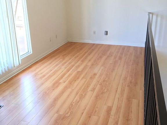 3rd image of 811 N Hayworth Ave APT 202