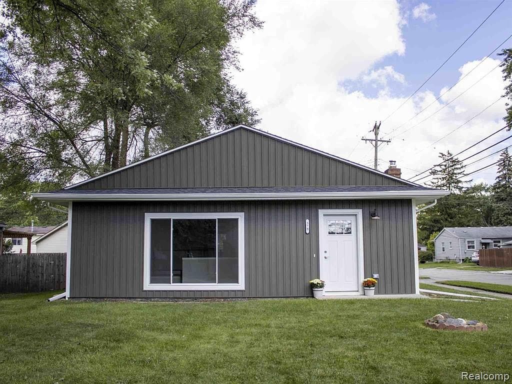375 Roth Blvd, Clawson, MI 48017 Zillow