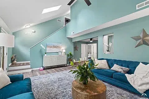 125 Sharon Dr — Photo 1