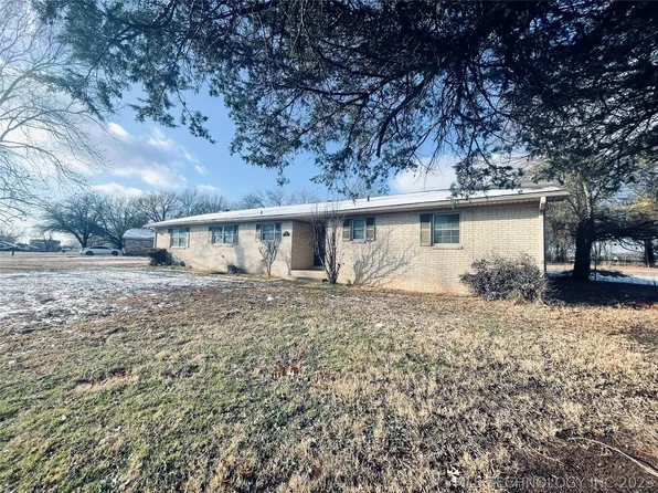 1012 Ash Dr, Sulphur, OK 73086