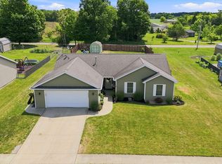 904 Sand Drift Dr, Fremont, IN 46737
