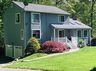 36 Mustang Dr, Shelton, CT 06484