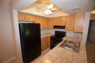 2nd image of 3095 Saint Paul Dr