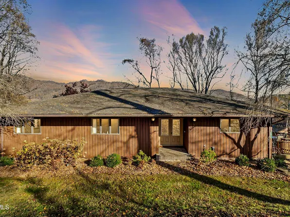 3014 Greenbriar Ct, Big Stone Gap, VA 24219