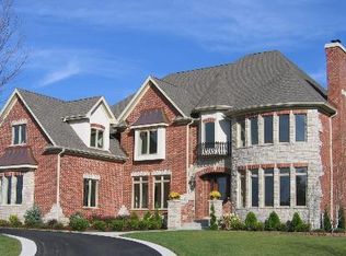 26 E Peter Ln, Hawthorn Woods, IL 60047