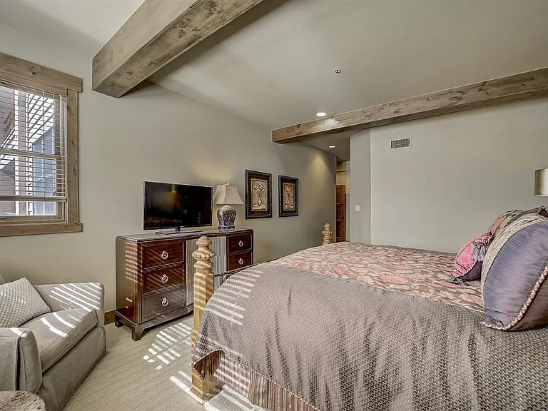 7580 Royal St E #23 — Photo 12