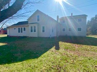 77 Chestnut St APT A, Hatfield, MA 01038