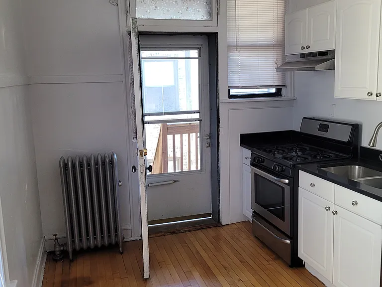 4455 N Artesian Ave #2 — Photo 8