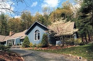 1st image of 12 Echo Dr