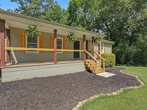 2nd image of 611 Calloway Dr