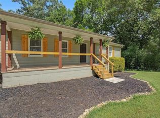 611 Calloway Dr, Rockmart, GA 30153