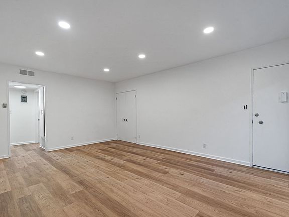 4th image of 911 N Havenhurst Dr APT 2
