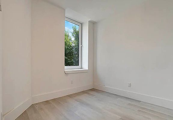 3rd image of 324 E 116th St #4K