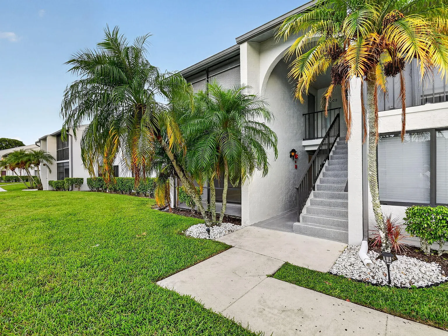 2 bed, 2.0 bath, 1111 sqft, $1,950 — Photo 1