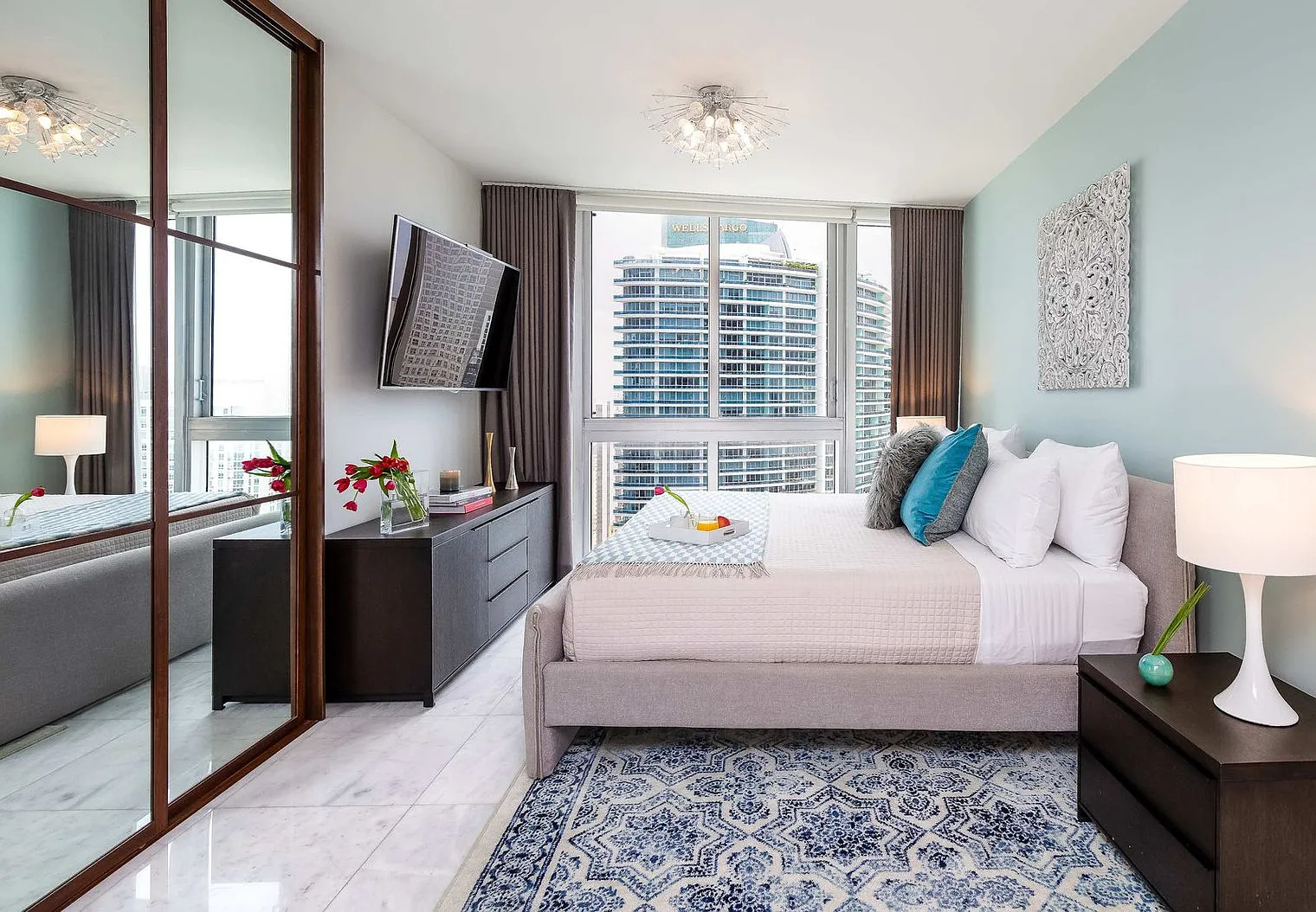 2 bed, 2.0 bath, 1377 sqft, $5,163 — Photo 4