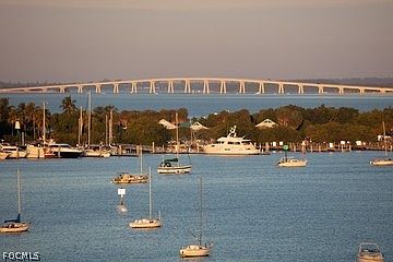 5th image of 809 Bell Blvd S