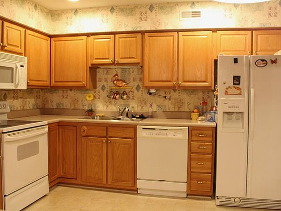 3rd image of 3990 Olde Savannah Dr APT 4