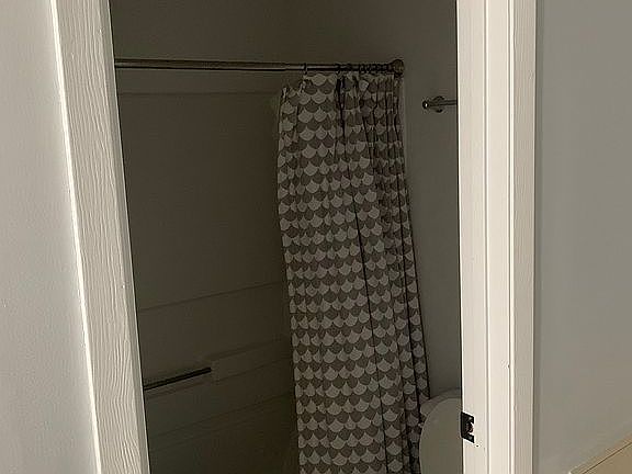 3rd image of 5905 Leyden Ln