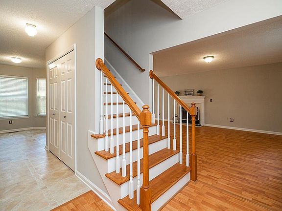 3rd image of 2472 Adams Farm Ct