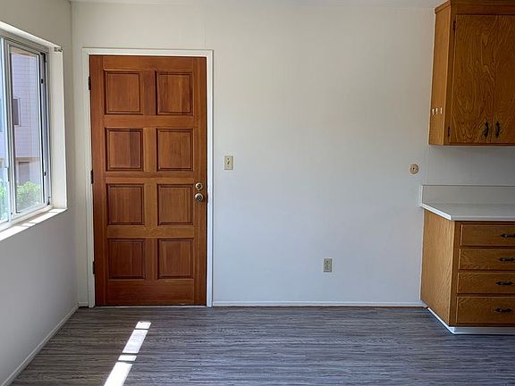 4th image of 303 Sheridan Ave #313