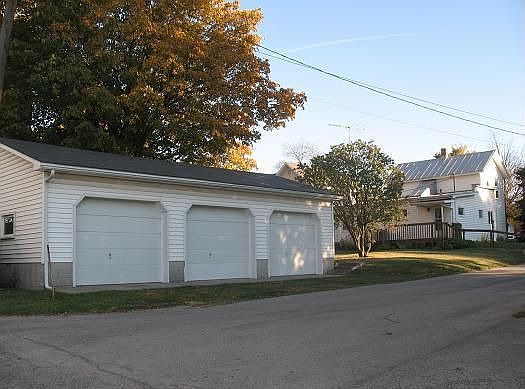 2nd image of 136 W Main St