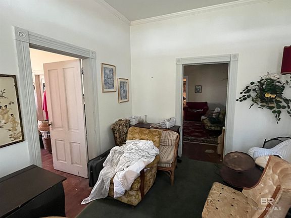 4th image of 121 Item Ave